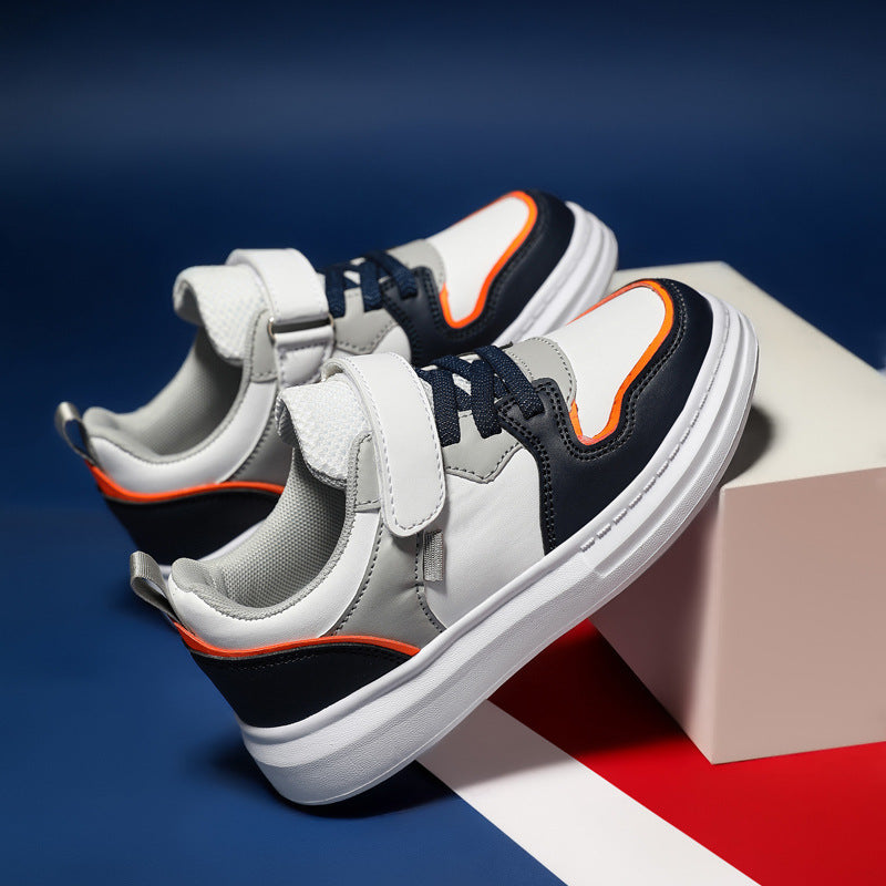 Zapatos para niños impermeables a la superficie de cuero sin deslizamiento de suela suave al por mayor